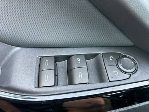 New 2026 Chevrolet Equinox LT w/ Convenience Package II image 25