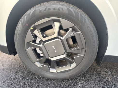 New 2026 Kia Carnival EX image 8