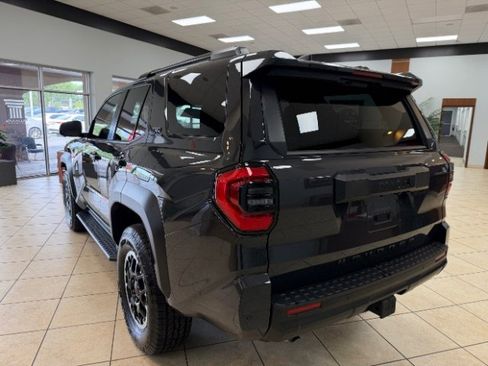 Used 2025 Toyota 4Runner TRD Off-Road Premium AWD/4WD image 5