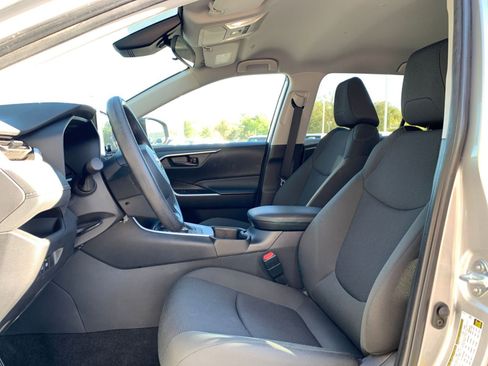 Used 2025 Toyota RAV4 LE image 25