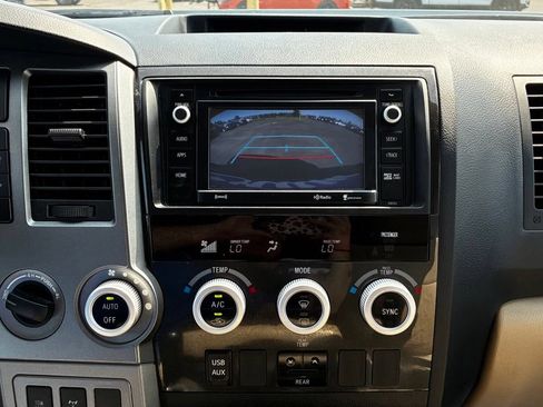 Used 2017 Toyota Sequoia SR5 AWD/4WD image 25