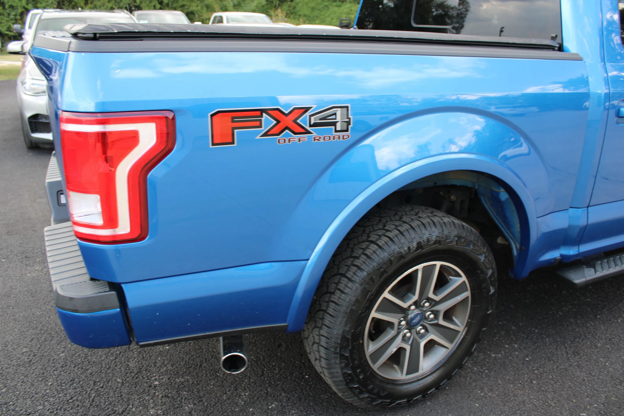 Used 2015 Ford F150 XLT w/ Equipment Group 302A Luxury AWD/4WD image 10