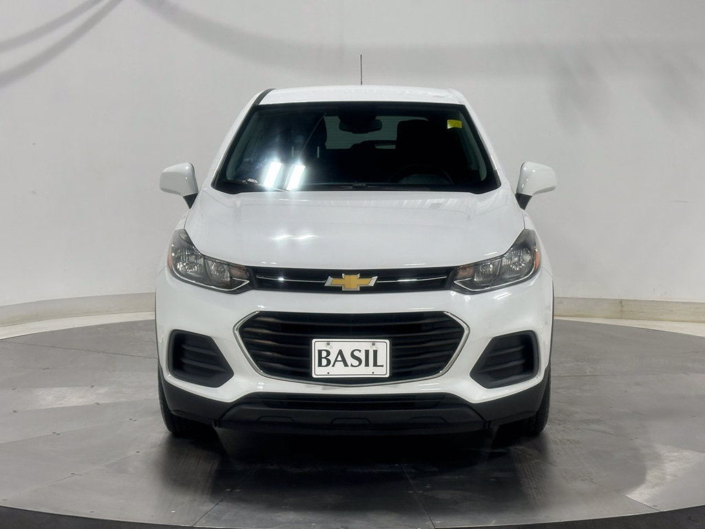 Used 2020 Chevrolet Trax LS w/ Tint and Cruise Package FWD image 9