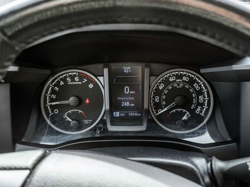 Used 2019 Toyota Tacoma TRD Sport image 13