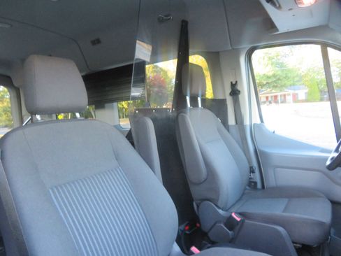 Used 2018 Ford Transit 150 XLT image 37
