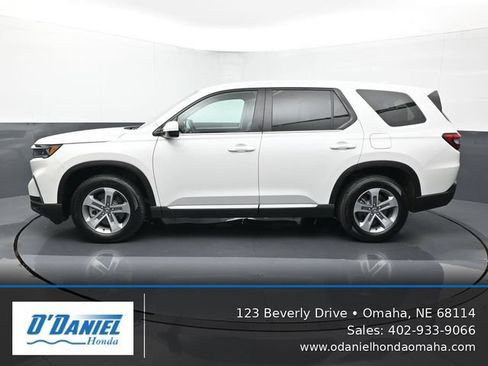 Used 2025 Honda Pilot EX-L image 2