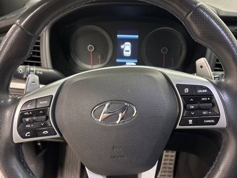Used 2019 Hyundai Sonata Limited image 14