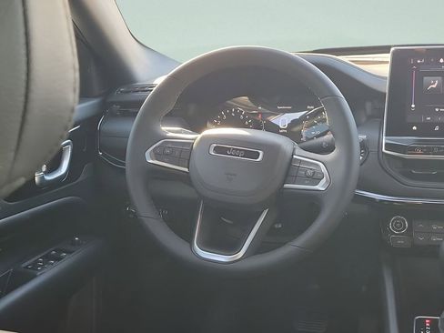 New 2026 Jeep Compass Latitude AWD/4WD image 25