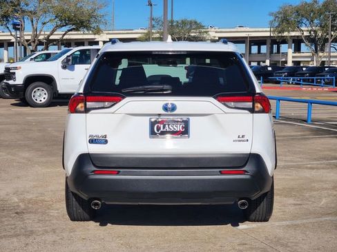 Used 2024 Toyota RAV4 LE image 6
