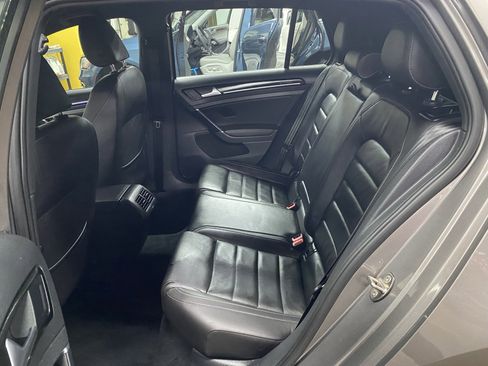 Used 2016 Volkswagen Golf R 4-Door image 6