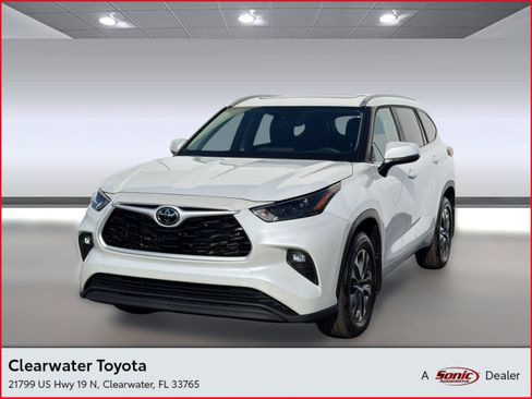 Used 2026 Toyota Highlander XLE AWD/4WD image 1