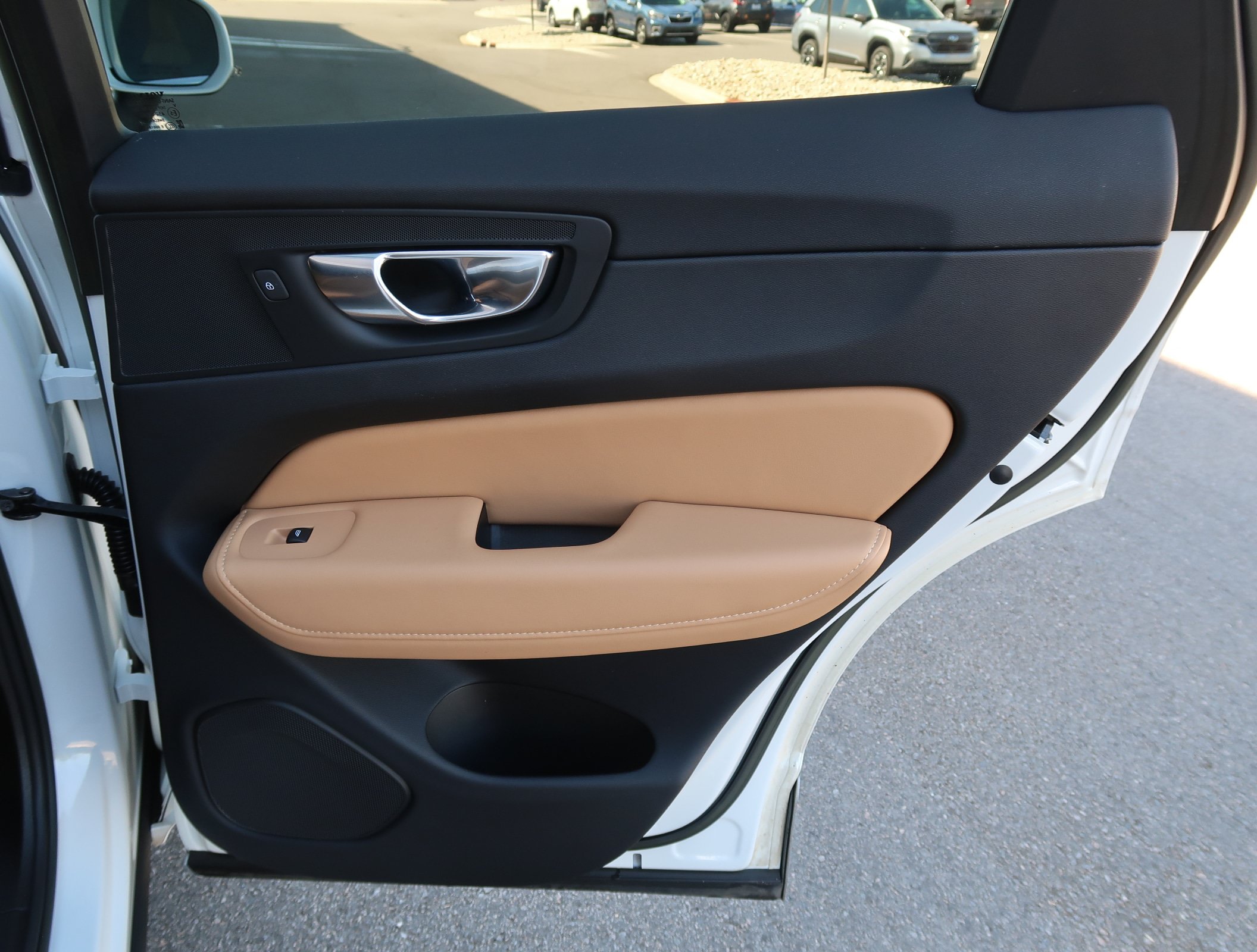 Used 2022 Volvo XC60 B6 Inscription w/ Advanced Package AWD/4WD image 37