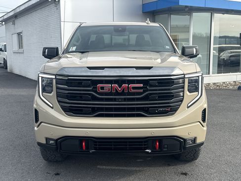 Used 2022 GMC Sierra 1500 AT4 w/ AT4 Premium Package image 6