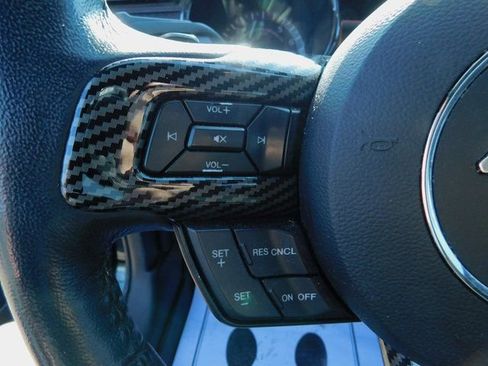 Used 2019 Ford Mustang EcoBoost image 17