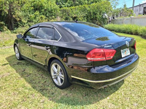 Used 2015 Volkswagen Passat TDI SEL Premium FWD image 8