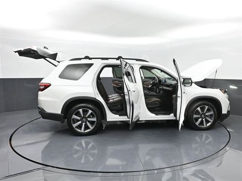 Used 2024 Honda Pilot Elite image 54