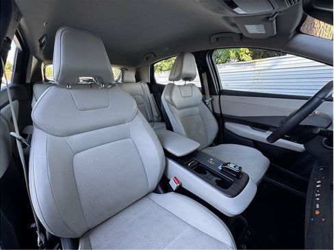 Used 2024 Nissan Ariya AWD image 4
