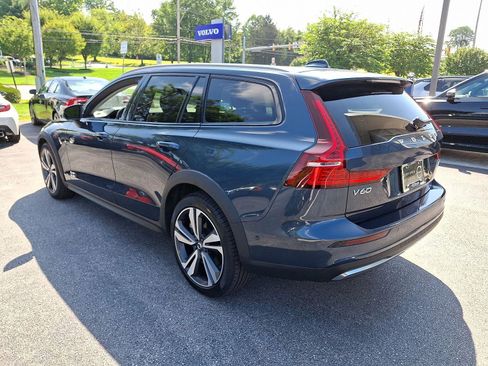 Certified 2023 Volvo V60 B5 Cross Country Plus image 4