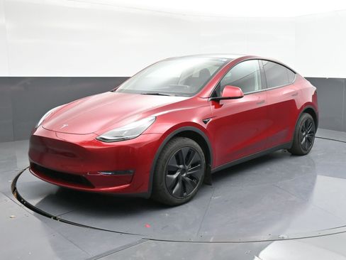 Used 2025 Tesla Model Y Long Range image 4