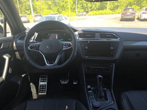 Used 2023 Volkswagen Tiguan SE R-Line AWD/4WD image 14