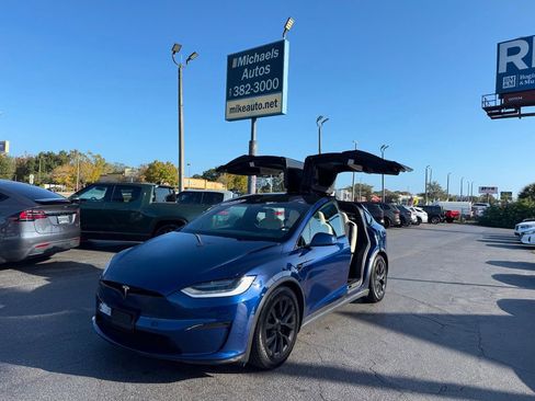Used 2023 Tesla Model X image 1