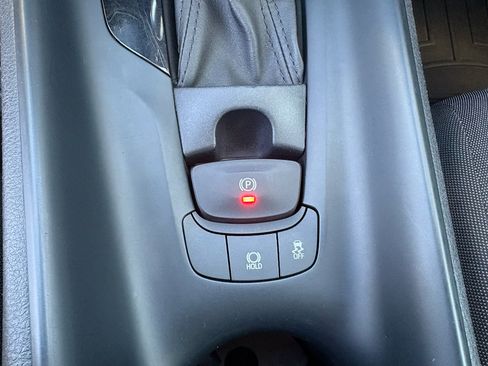 Used 2021 Toyota C-HR LE FWD image 22