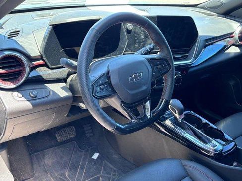 Used 2026 Chevrolet Trax RS w/ Sunroof Package FWD image 7