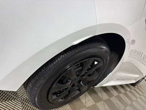 Used 2024 Toyota Corolla LE image 30