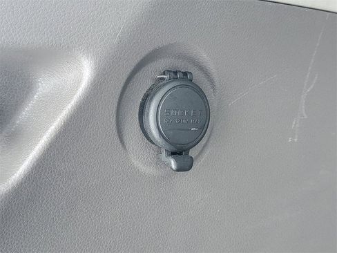 Used 2015 Honda Odyssey Touring Elite image 9