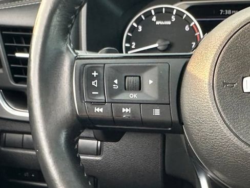 Used 2023 Nissan Rogue SV w/ SV Premium B Package AWD/4WD image 38