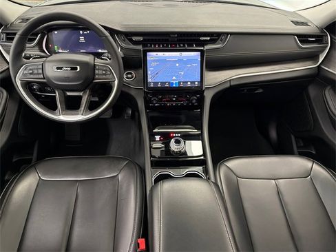 Used 2023 Jeep Grand Cherokee Limited w/ Black Appearance Package image 19