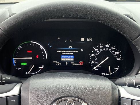 Used 2025 Toyota Sienna XLE w/ XLE Plus Package FWD image 14