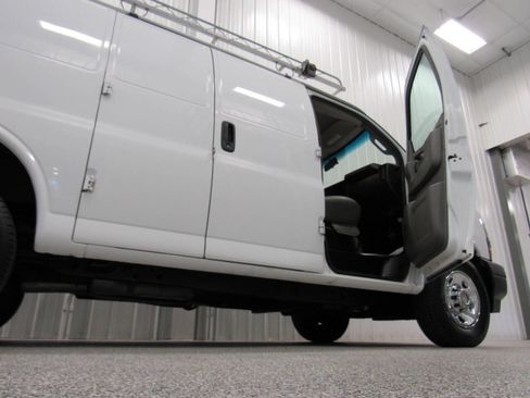 Used 2020 Chevrolet Express 2500 w/ Driver Convenience Package image 23