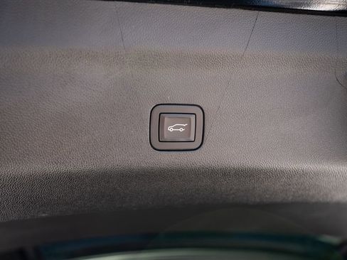Used 2025 Cadillac Escalade ESV Sport Platinum w/ LPO, Floor Liner Package AWD/4WD image 53