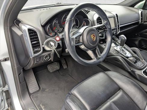 Used 2016 Porsche Cayenne AWD/4WD image 9