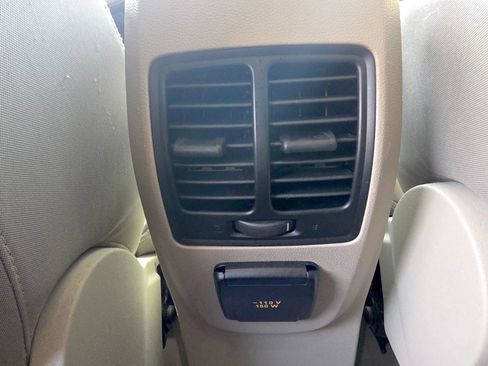 Used 2016 Ford Escape SE w/ Equipment Group 201A FWD image 41