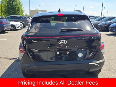 Used 2024 Hyundai Kona SEL w/ Convenience Package FWD image 4