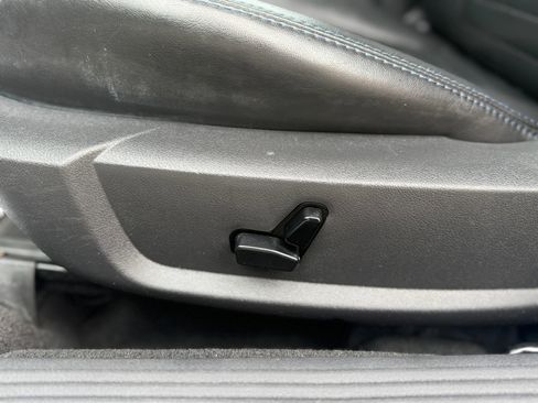 Used 2009 Dodge Challenger R/T image 18