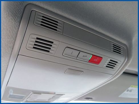 Used 2020 Volkswagen Tiguan S image 18