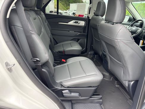 New 2026 Ford Explorer Active AWD/4WD image 17