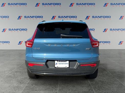 Used 2023 Volvo XC40 B5 Ultimate w/ Climate Package AWD/4WD image 4