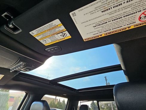 Used 2022 Ford F250 Lariat w/ Black Appearance Package image 19