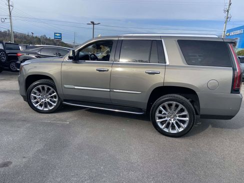 Used 2019 Cadillac Escalade Premium Luxury image 30
