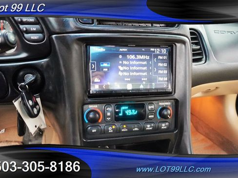 Used 2004 Chevrolet Corvette Coupe w/ Preferred Equipment Group image 21