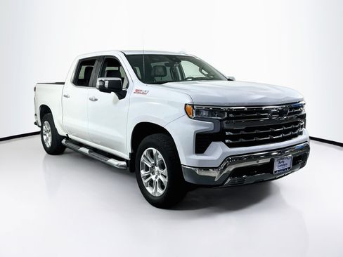 Used 2024 Chevrolet Silverado 1500 LTZ AWD/4WD image 3