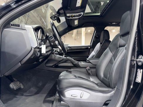 Used 2015 Porsche Cayenne S image 11
