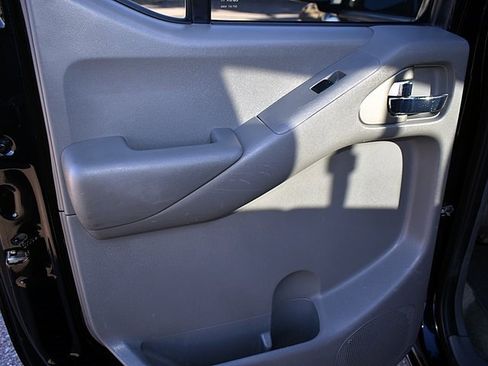 Used 2017 Nissan Frontier SV w/ SV Value Truck Package image 26