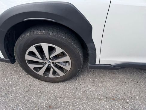 Used 2024 Subaru Outback Premium image 11