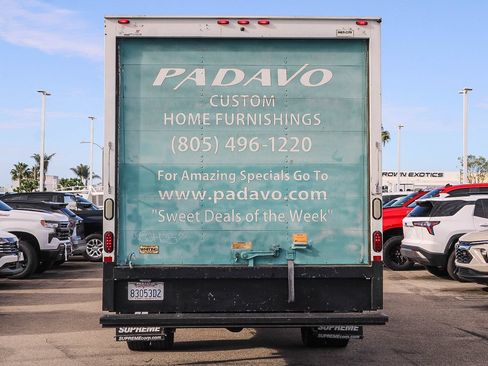 Used 2017 Chevrolet Express 3500 Extended w/ Chrome Appearance Package RWD image 5