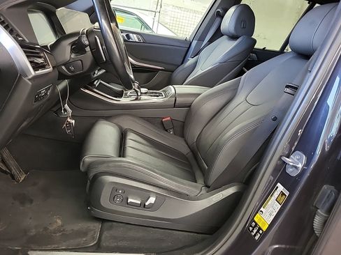 Used 2020 BMW X5 xDrive40i w/ Parking Assistance Package AWD/4WD image 10